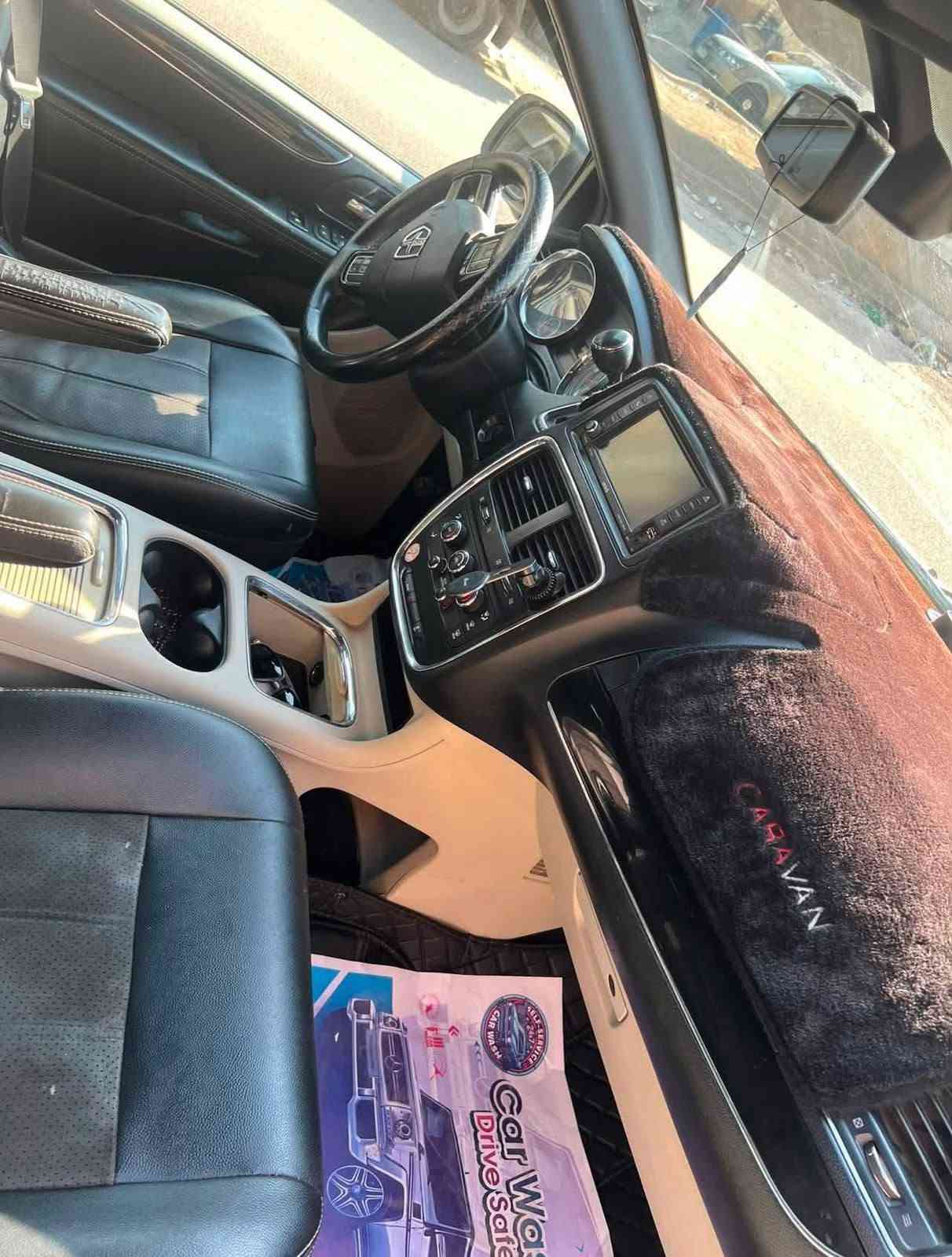 السلام عليكم ورحمة الله وبركاته
دوج كرفان موديل 2019فول مواصفات SXTبيبان كهربائية جنطة كهرباهية كشنات بلع سيارة خير من الله حاثدهة مرفق بل منشور سونارهة مرفق بل منشور 
مكاني بغداد جسر ديالى الجديد 
رقم الهاتف ***********
،#السعر 135
