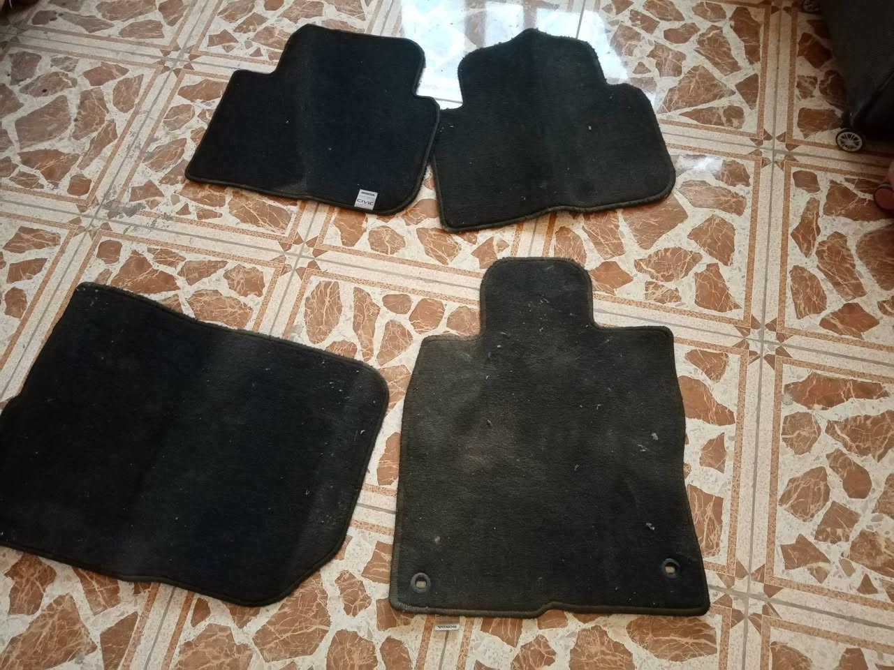 السلام عليكم
عندي تخم ارضيات مال سيفك بلادي للبيع وعندي كصه مال دعاميه جديده ترهم موديل 22 و23 و24

