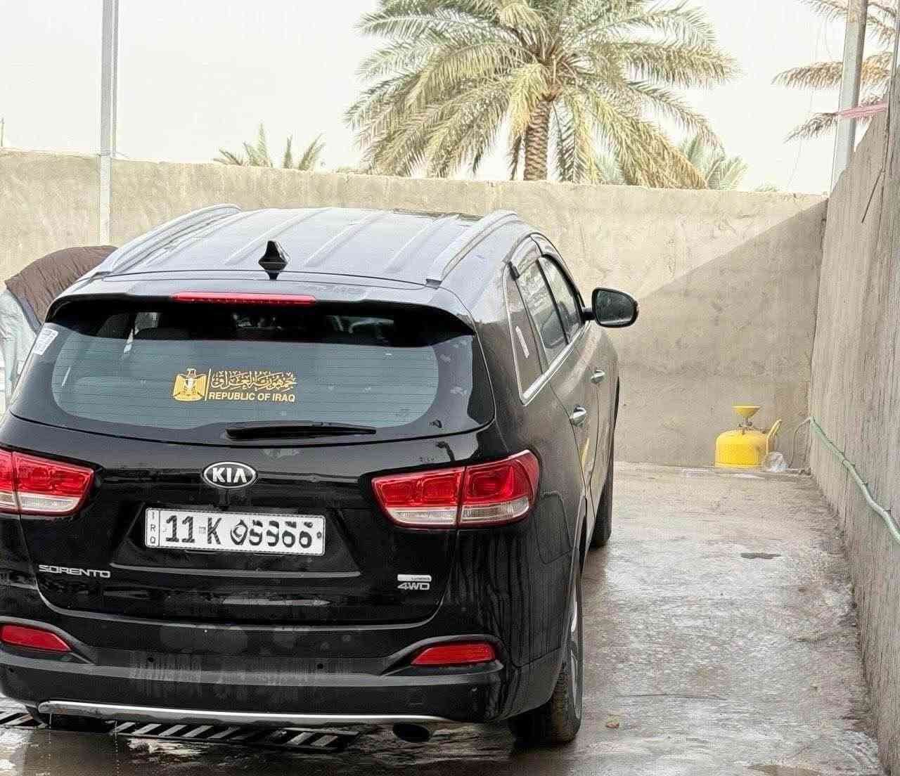 سورنتو 2016 وارد أمريكي 
رقم بغداد إنگليزي بأسمي
السعر / 142 وبيهه مجـال
7 راكب / 98ميل يعني 157 ألف كيلو
المكينه 2400 / 4 سلنـدر / مفتوح
تحكم استيرن أنظمة قياده مثبت سرعة 
تبريد قطعتين تايرات جُدد   
داش كام لايت عالـي زنـون
الحادث تبديل باب جنطـه فقط نفس اللون
والسونـار مُرفق مع الصـور
مكان السياره كربلاء .
للإستفسار / *********** كربلاء, العراق
