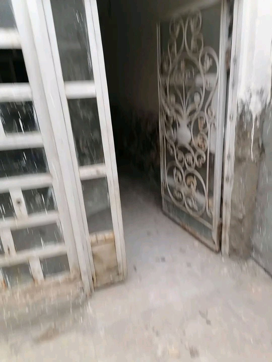 حي الوحدة • ١٠٠م • غرفتين