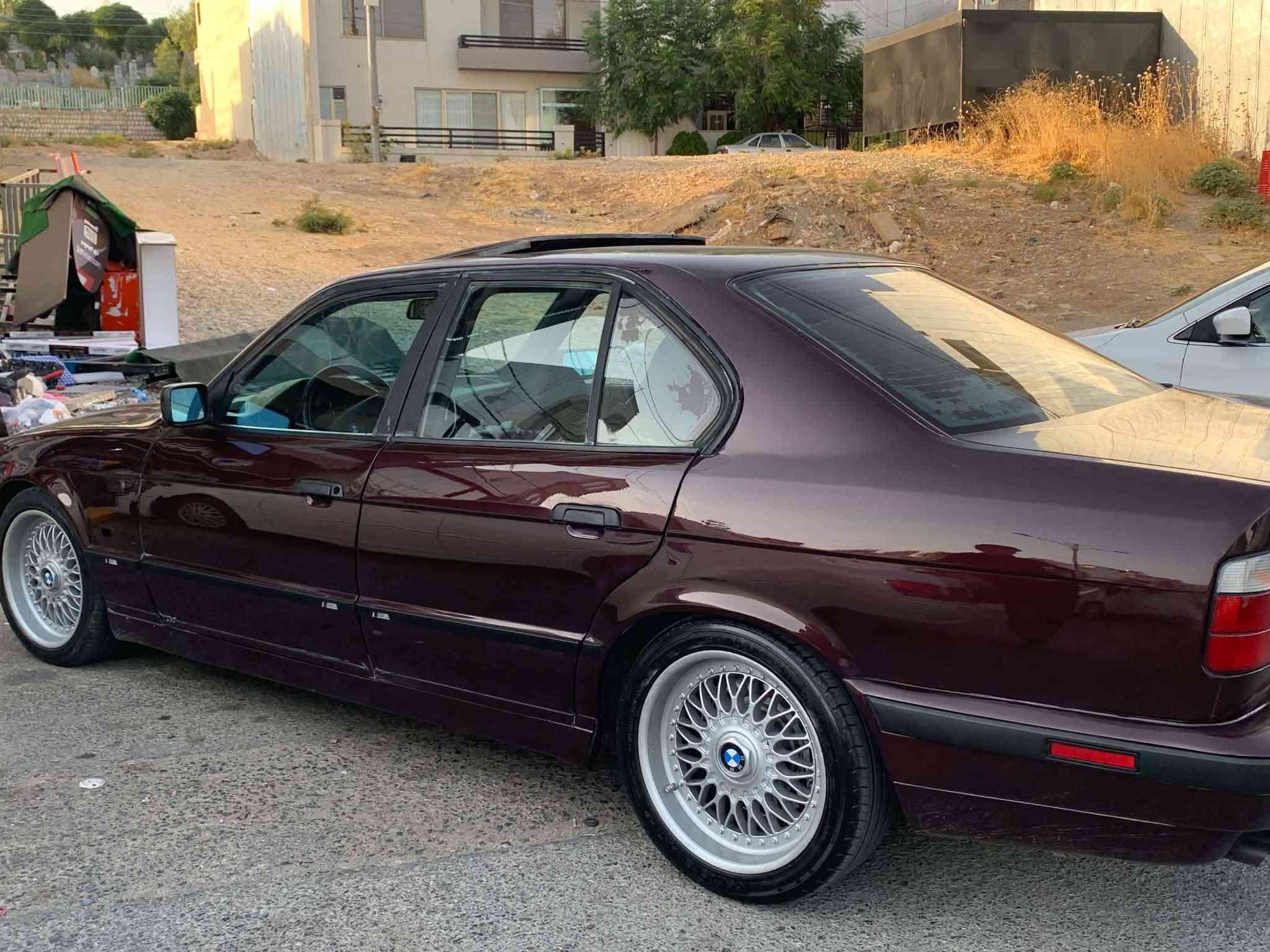 بەناوی خوای گەوره
ئەدمنی بەڕێز 
bmw 1992 528 ger 3de
کاکە گیان زەروری پارەکەم بەسعری بەلاش خوارهەموبازاڕ
سەیارە یەک حەفتەیە لەتاعمیر عام دەرچوە خواشاهیدە 
ئەوەی لەووسەیارابوبێت گۆڕیومە درێخیم تیانەکردوە 18
گەلام لێداوە 
مواسەفاتەکانی سڵاید تەبرید دەبڵ جەکمەجەپێش.پان ناوفۆڕمیکا.حەوت.کەله جلد پەردەی بیلاد چوارولی موشەبە
دەعامی بۆدەعامی منەتونابم لەلای کێ فەحسەیەکەیت بیکە
گێڕمەکینە ئەکسل تەقەوڕەقە بەشەرتی هەزارفیتەر
28 سلندەر ئاسنە بەشەرتی قوەت .شوێن سەیسادق
سعری تەنها 46 گەڵا سێگەڵاش غەرامەی تیایە چەک بۆت دەگەڕێنمەوە 
سەنەویەک ساڵە بەسەر چوە تەحول وەکالە پەنجەمۆر بەشەرت
ڕەقەمی تازەیە برایان ڕەقەم دادەنێم جوابی تەلەفونەدەمەوە
***********
