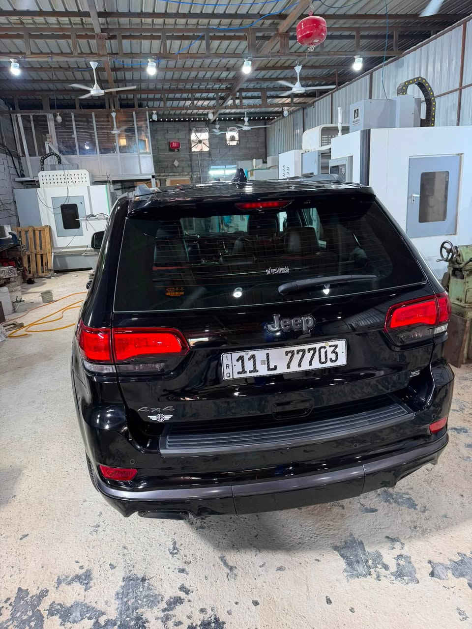 السلام عليكم
جيب شيروكي للبيع 
محرك 3.6 V6 
موديل 2020
سيارة وكالة هارلم  
تخم تايرات جدد 
بانوراما السيارة 
تدفئة كشنات 
جنطه كهرباء 
السيارة بلادية 
السيارة ندعمت بدراجة بدون ايرباك جاملغ السايق مبدل و ربع الدعاميه الامام مصبوغ 
الممشى 81 الف كيلو 
مكان السيارة الكاظمية 
السعر 270 و بيها مجال 
للاستفسار :***********
