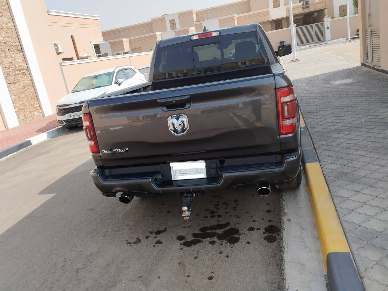 📌 للبيع: رام لارامي (RAM 1500) موديل 2021 
رقم بغداد باسمي ( انا والسيارة بالبصرة )
​المسافة المقطوعة:  99,170 ميل
الدفع. ​2WD
​المحرك: 8 سلندر V8 بسعة 5.7 لتر (HEMI)
​ناقل الحركة: أوتوماتيك 8 سرعات
​البنيد: مصبوغ مقدمة البنيد 
​الدعامية: مصبوغة (ما تنحسب)
الإيرباكات: سليمة بالكامل (مضارب اي واحد)
اي قطعة ممبدلة بالسيارة
​أنظمة الأمان: نظام تحذير ومنع التصادم أثناء القيادة
​رادار وحساسات أمامية وخلفية
​توفير الوقود نظام Eco أوتوماتيكي للقيادة الاقتصادية
​المقاعد: كشنات الامامية كهرباء جلد فاخرة تدفءة تبريد 
​تحكم كهربائي: إمكانية تعديل ارتفاع وانخفاض دواسات البنزين والبريك
​شاشة لمس تسلا ، كاميرا خلفية، تشغيل عن بُعد، دخول ذكي، ومثبت سرعة
​رقم الشاسي (VIN): 1C6RREJTXMN834604
​السعر والتواصل:
​السعر: تواصل واتساب
​مكان المعاينة: البصرة - التنومة - مجمع النرجس السكني
​رقم الهاتف: ***********
