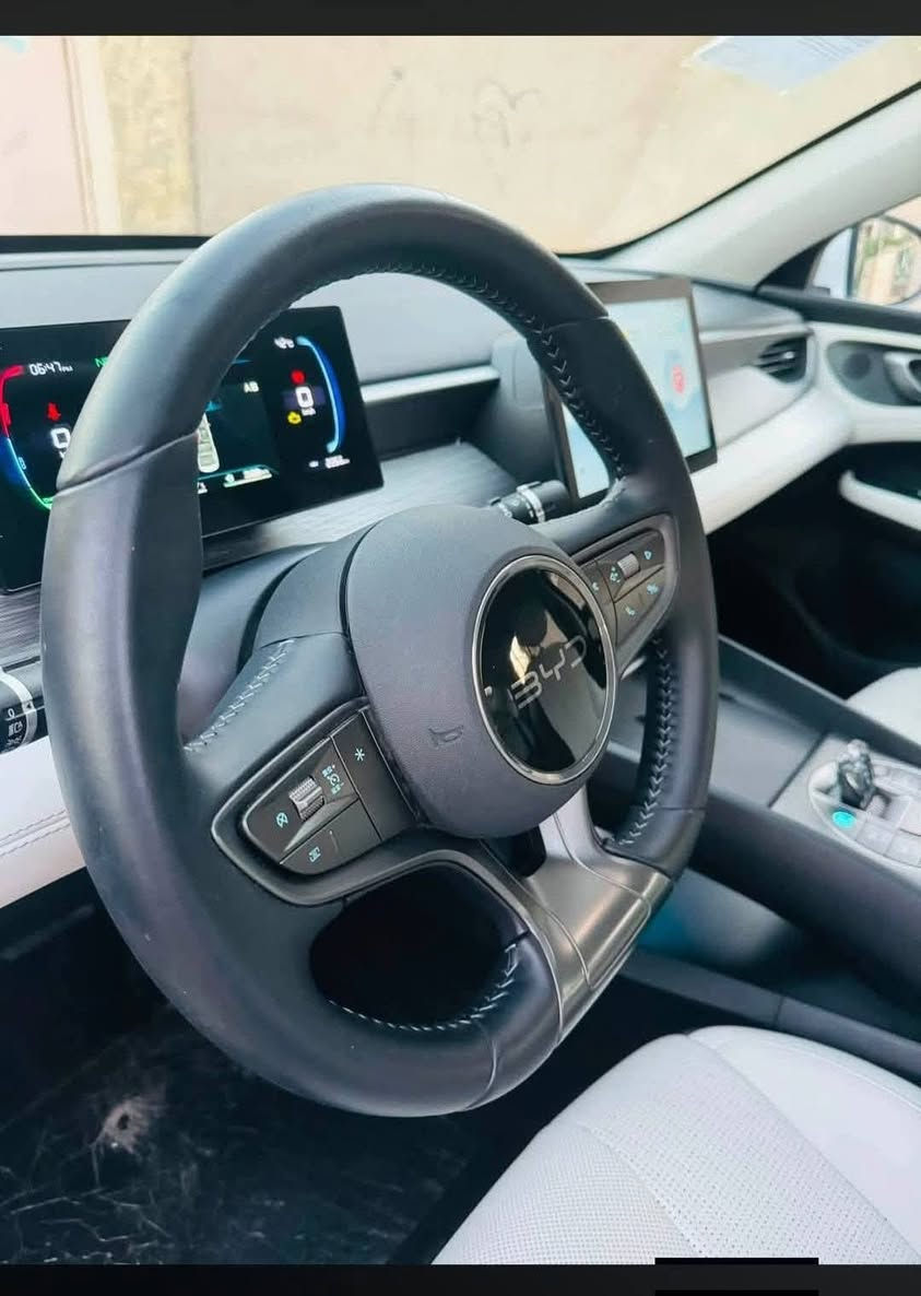 بي واي دي  سيل 5 موديل 25 كفاله عامه من صبغ والتبديل 
و البارد مستخدمه ماشيه 23الف فقط ورقمها اربيل مو بغداد بحاله الزيرو غراضهه كلهه كامله بصمه وكارت وشاحن السياره وضع شركه 

الاستفسار ***********
مكاني تكريت
