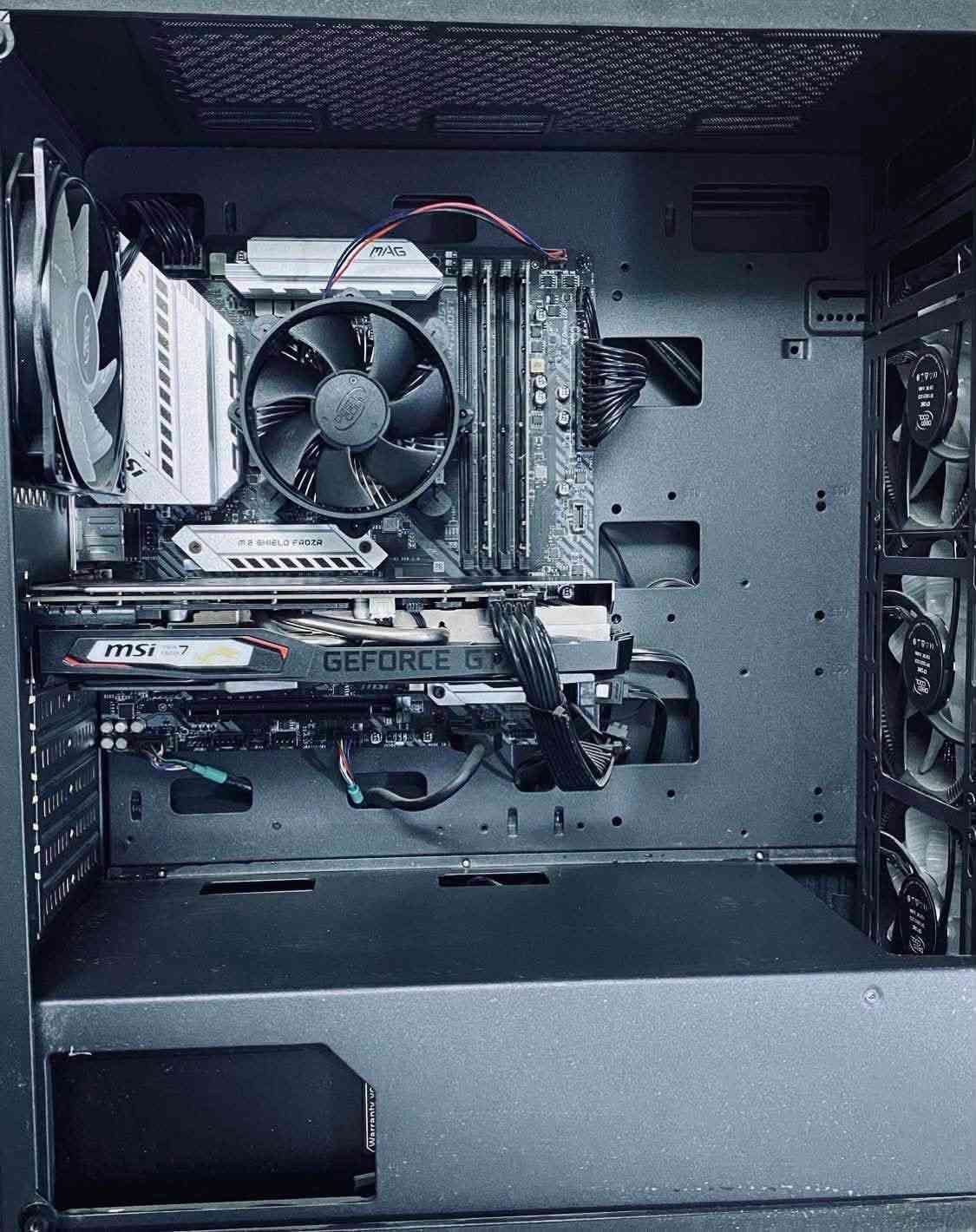 i5-10400F • GTX 1660 Ti • ١٦ جيجا