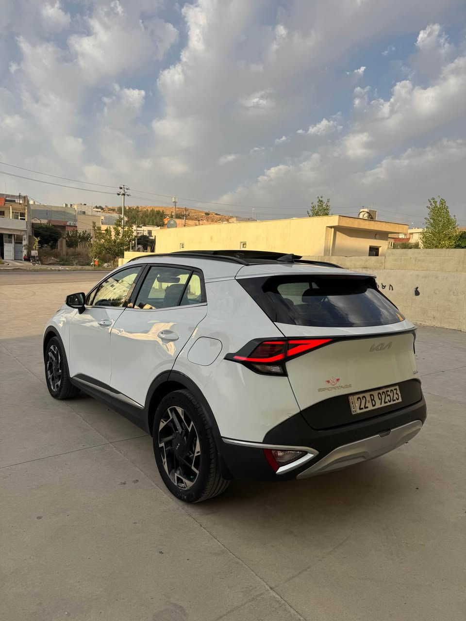 Kia Sportage 
کیا سپۆرتاج ٢٠٢٤ فول مواصفات 
خەلیجی سفری ئێرەیە
رەنگی سپی بەفری 
59,000km  کم ڕۆشتوە 
فول مواصفات 
پانۆرامە - گوشین هیتەر - سوکان هیتەر - بەسمە و شغال - ٣ مۆدی رۆشتن - سندوق شفت - ڕادار - کامێرە و حساس - لایت لید 

گێر و مەکینە و کارەبایات بە شەرت 

١ دەرگای پشت سایەق بە بیلادی شەریکە گۆڕاوە 
٢ بست بۆیاغی هەیە لە چاملغی پشتەوە 
٢-٣ جێگا تعدیل ساردی پێوەیە 
ئێرباگ هیچی نەتەقیوە 

سعری 198$ وەرەقە و مەجالی فرۆشتنی تێدایە 

رقم مۆبایل + واتساپ + ڤایبەر 
*********** شقلاوة, أربيل
