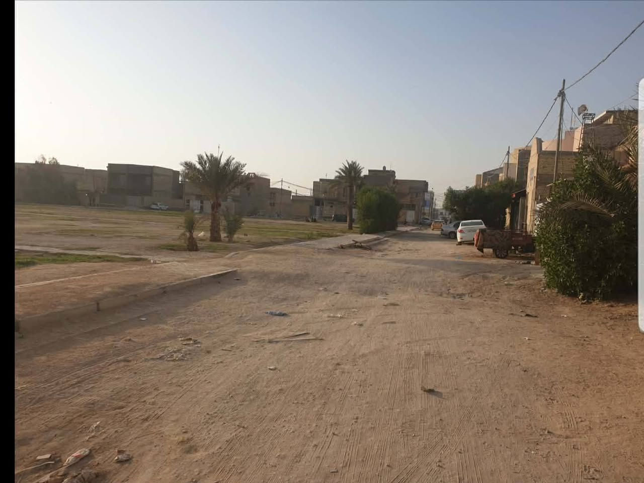 بيت للبيع بحي الفارس 200م ثاني بيت عن الركن مقابل حديقة قرب محطة وقود الفارس موقع جيد جدا طابق واحد غرفتين وصالة استقبال مطبخ والطابق الثاني اول غرفتين الاماميات مهيكلات فقط بدون سقف للأستفسار ***********
