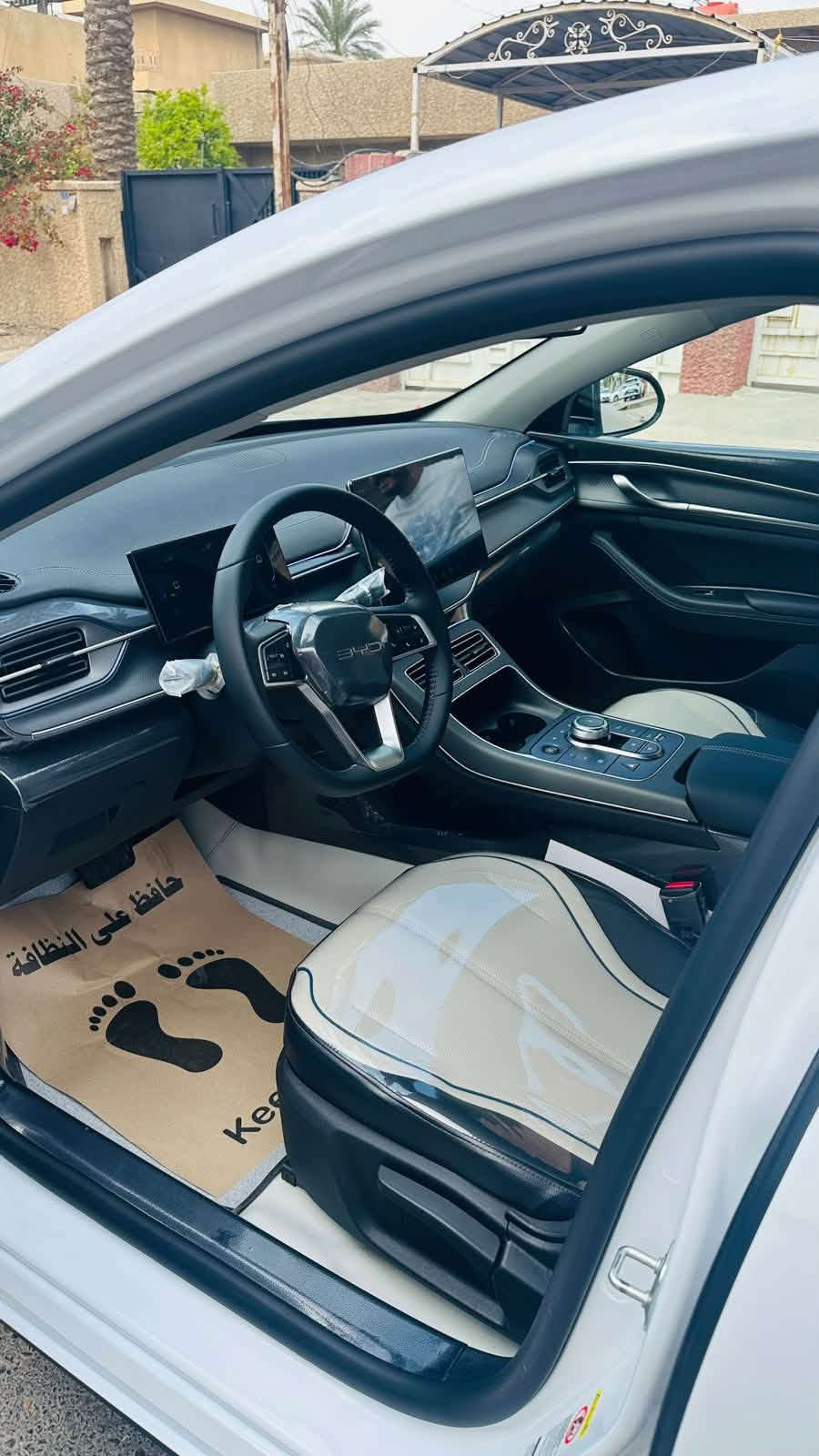 BYD دستروير للبيع ب19200
بيهة طخة بسيطة جداً بالجاملغات الجهة اليمنة

وشبر بالبنيد 

ماشية 40 

***********

مكانهة بغداد الكرخ

نص مكتوب في الصور:
- 12:41 م
