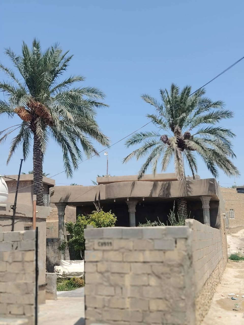 بيت مرتب في وادي الخمسه قرب جامع الغفران..غير طابو
         سعر 25 مليون وبي مجال
      استفسار.. ***********
