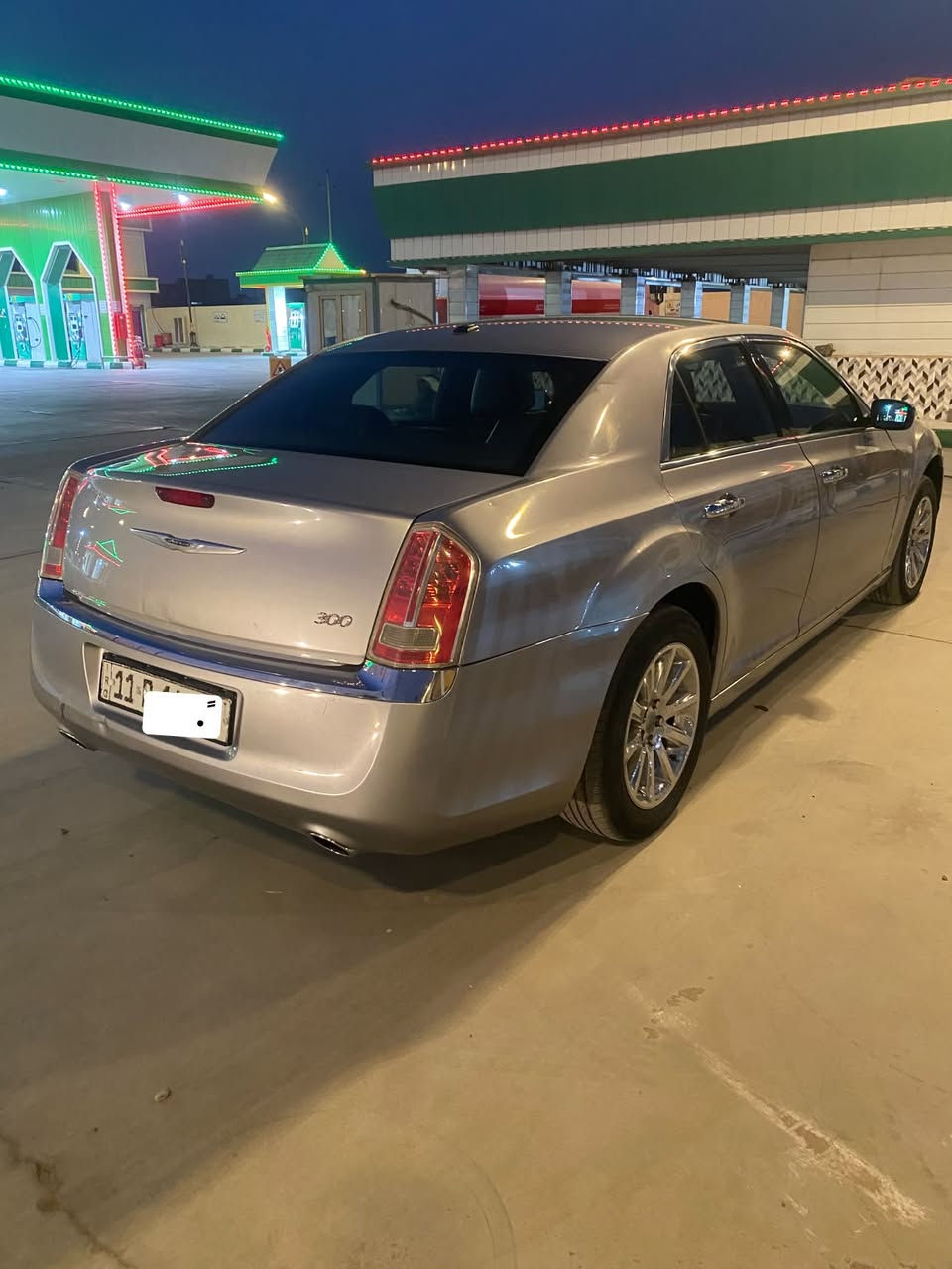 السلام عليكم ..
اوباما كرايسلر C300 
الموديل :2011
رقم بغداد السنويه لغاية 2029
السياره مامشتغله ع الخط 
ماشيه 177 الف ميل
جاهزه على اخر حبايه
مكينه جديده  قبل شهرين مبدلينها
حداديه جديده
براد دهن جديد 
منظومه تبريد جاهزه
لايت زنون شمسي
تخم تاير اليوم شاده الدرجه الاولى
السياره جديده وخير من الله 
وبالعافيه ع الياخذها 
بجم كبس السياره كلها بدون اي دواخل كلهن سطحيات
بيها قطعتين تبديل والجاملغ الخلفي مرشوش لتوحيد اللون 
السونار مرفق مع المنشور
السعر 140 وبيها مجال كلش قليل حگ الجيه 
العنوان ميسان العماره 
لللاستفسار :***********
