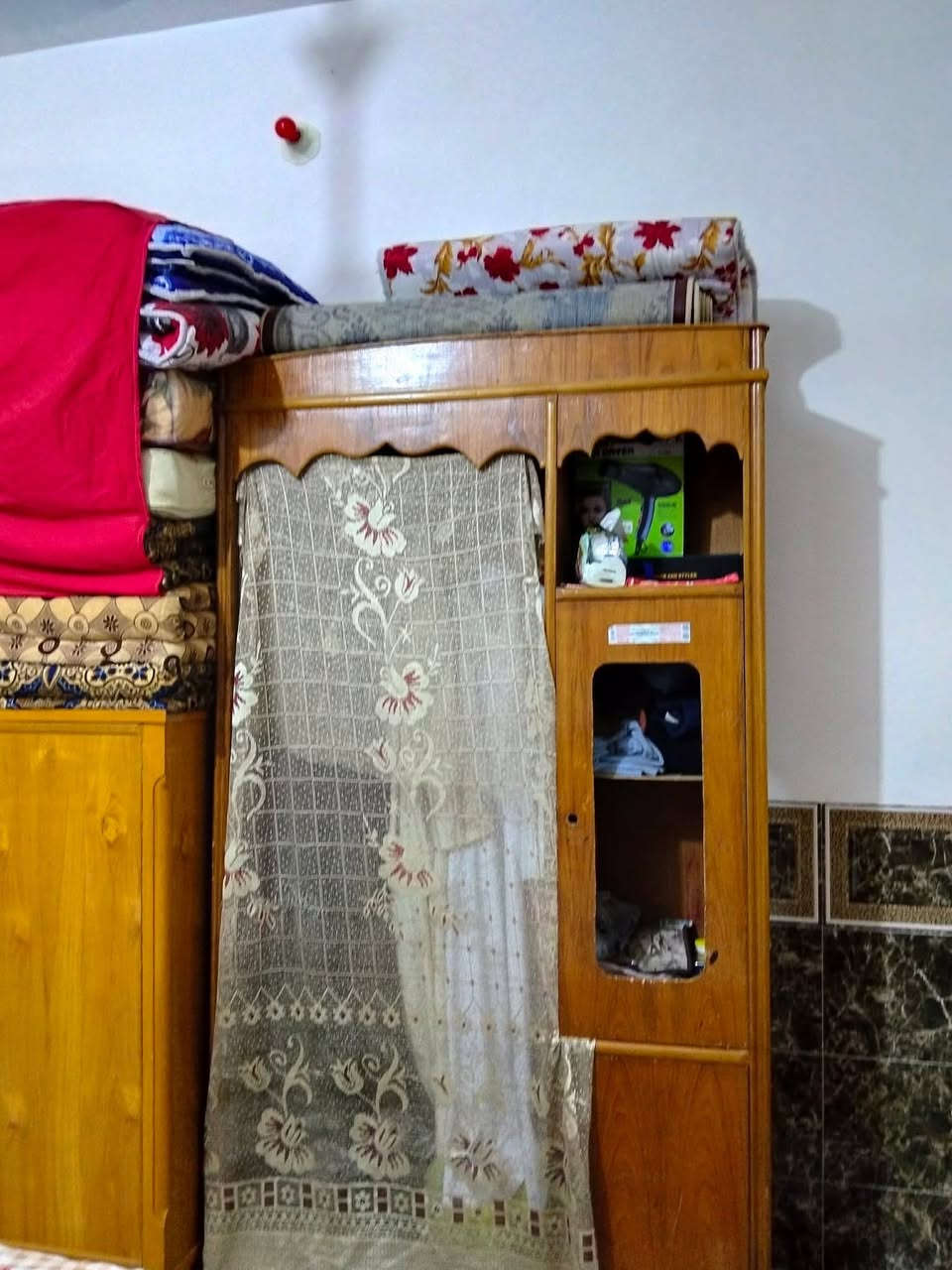 سلام عليكم
عندي غرفة اخشاب تسكام مستعملة 
ونضيفة 
درجة1 مكاني نجف السعر 350 وبيها مجال للطيبين هاذة رقمي تواصل واتساب ***********
