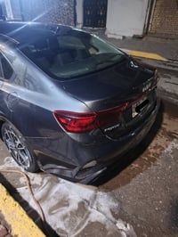 فورتي 2023 واردي امريكي رقم بغداد حره  تلاثه قطع صبغ بدون ايبراك ماشيه...