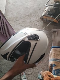 خوذة • جديدة • نظيفة