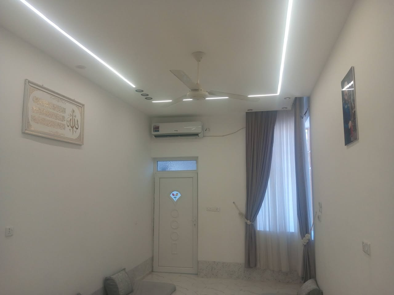 🛑 أعلان 

دار للبيع طابق واحد مع بيتونه  بناء حديث بسعر مناسب 

🌍 الموقع ساعيدن حي الطين الجديد خلف دائرة الكهرباء 

المساحة 125متر 

☎️ للاستفسار اتصل ***********

أو مراجعة المكتب الكائن شارع العام بأتجاه بغداد مقابل حلويات علي الحمداني وصيدلية سما طوز 
مكتب السراج الذهبي للعقار 
ومن الله التوفيق 🏡
