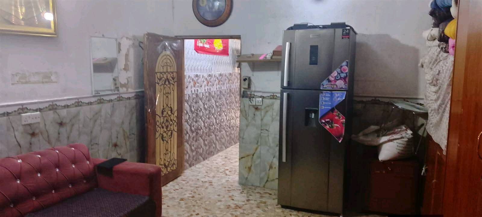 بيت للبيع 
المكان السعب الجمعيات شارع حلاقه محسن
طابو صرف 
المساحه 80
السعر 105 قفل
للستفسار 
***********