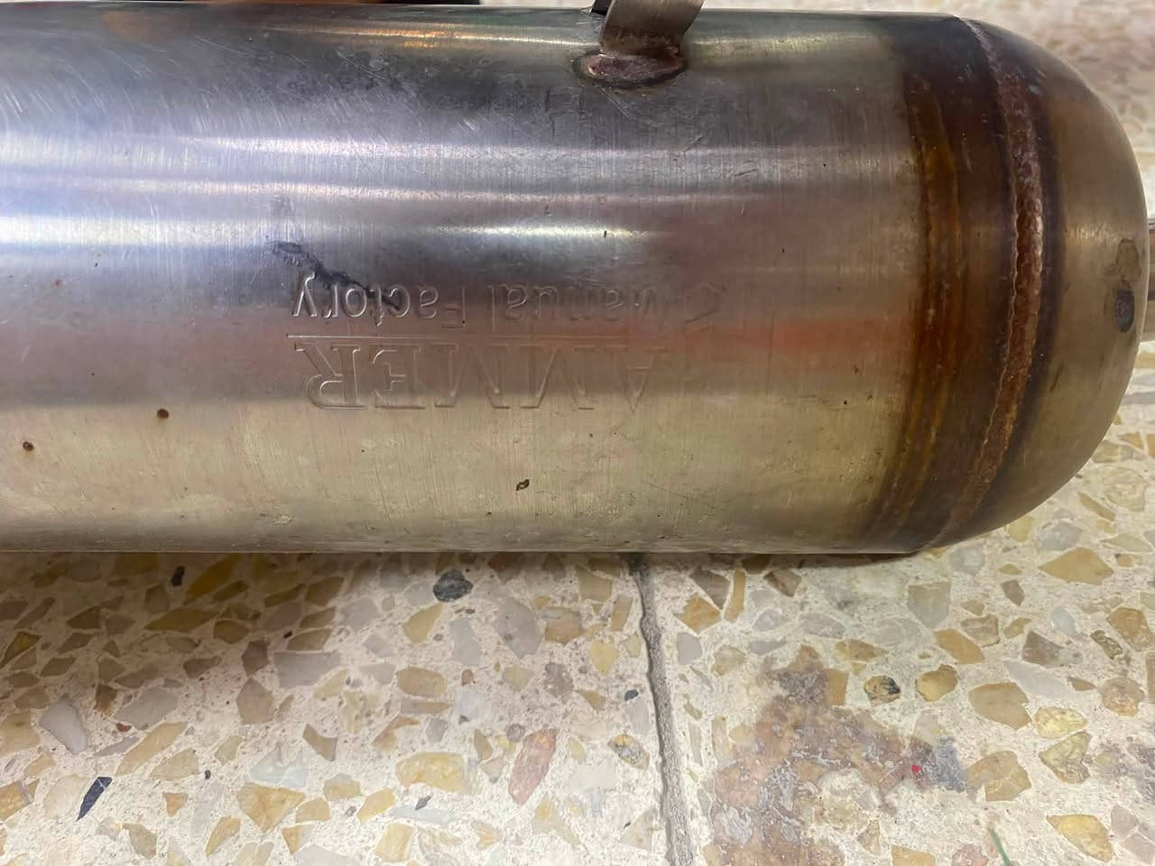 سلام عليكم عندي صالنصة ستيل اصلية ختم حفر مو لزكة صالنصة حلوة كلش بيهة بيس القاعدة مال واقية وحدة طامة و لا تهرب ولا شي رايدهة ١١٠و بيهة مجال حك الجية المكان بغداد حي تونس آفاق عربية رقم ***********
