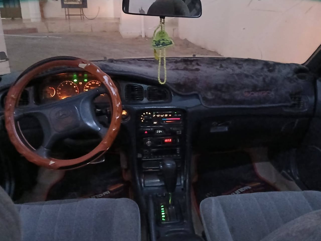 السلام عليكم . سوناتا تو للبيع موديل 1995 لون زيتوني كير اوتماتيك محرك مكفول كير مكفول بدون كص تبريد ثلج 🥶 مصبوغه عام للجماليه سياره شرط فحص. مكان الرمادي جويبه. السعر 44 ورقه قفل. رقم الهاتف ***********
