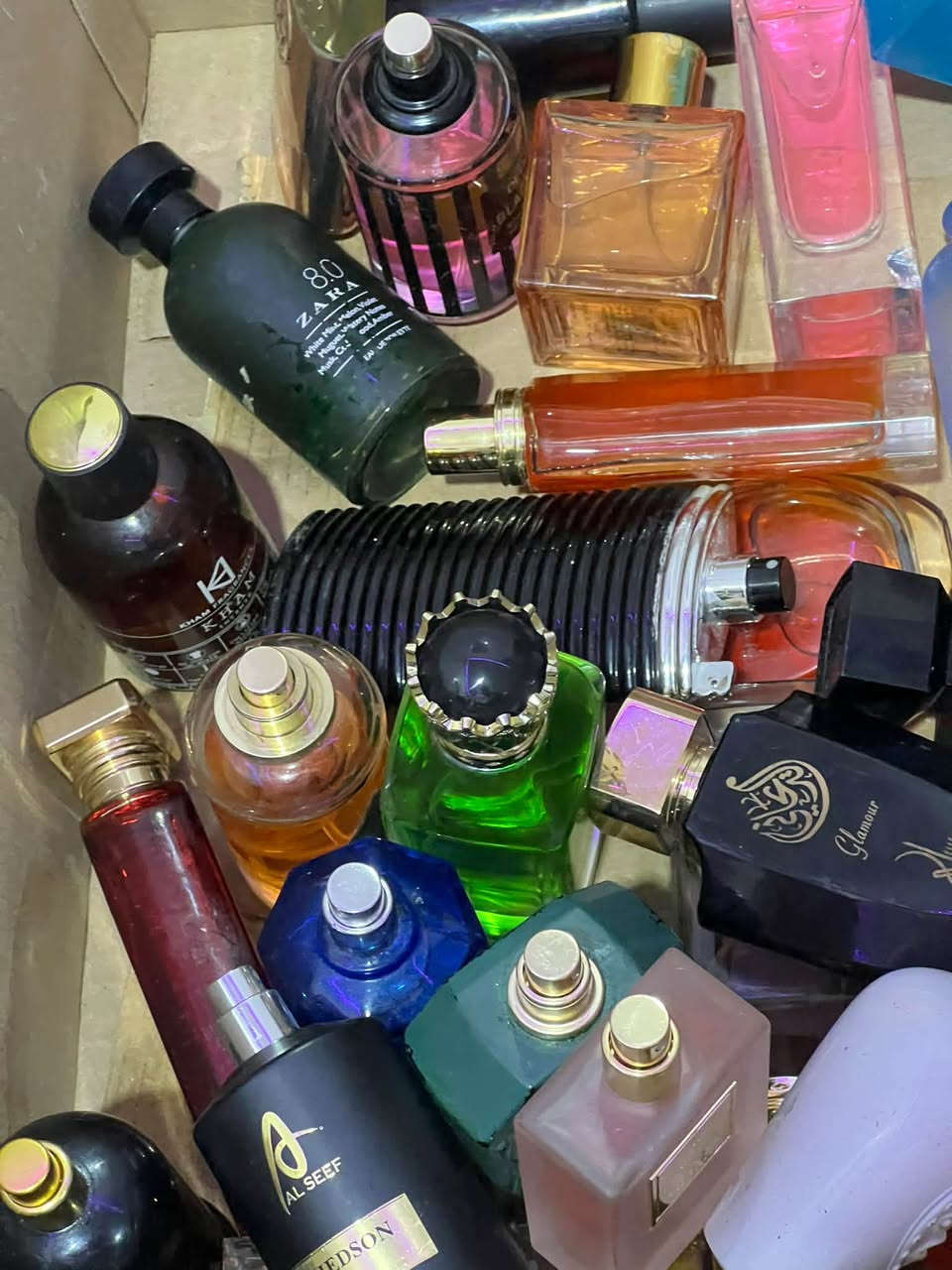 سلام عليكم توفرت عطور باله خليجي وكويتي واوربي جميع انواع العطور والبخور ومخمريات  الجسم والمسك باسعار مناسبه للحجز والاستفسار واتساب***********
