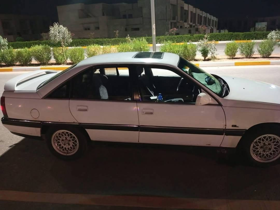 اوميكا موديل 93 كاملة شرط ما بيها اي ضرر  ويل نخلة  كير توماتيك تنتة  تايرات جديدة حجم26 6سلندر
السياره جاهزه 
شرط محرك كير 
 التحويل هم  *********** 
السعر ٣٧ بيها مجال
