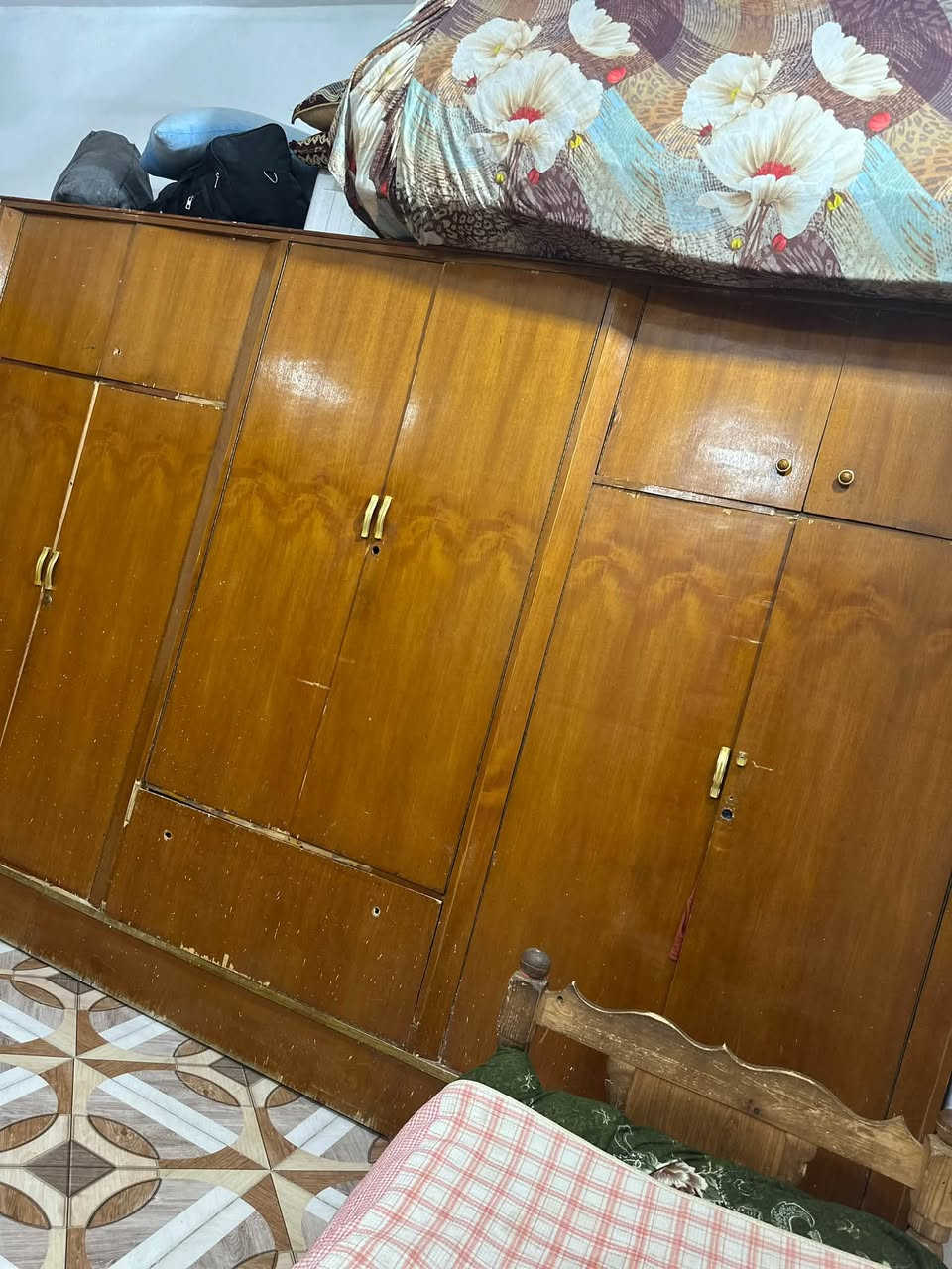 كنتور خشب صاج حطاطه  درجه أولى 6 بوب. سعره 190 مكان الخالص
