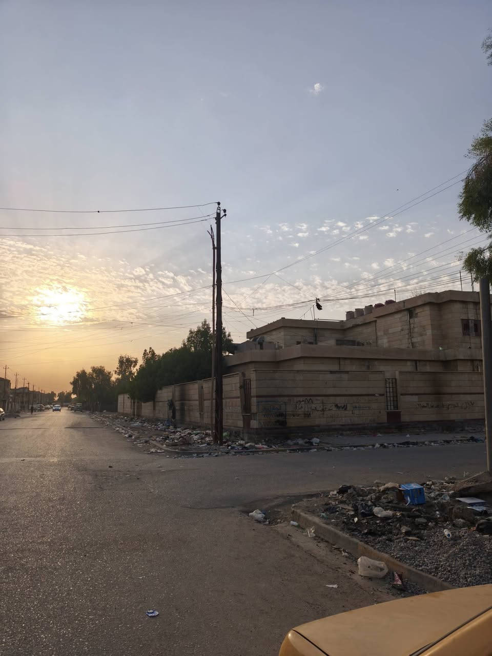 يا الله
بيت 130 متر مربع ركن طابقين 3 غرف نوم + مطبخ + استقبال صحيات ثنين جوه واحد فوك كراج 9 مترات ونص بي محل السعر 105 مليون وبي مجال العنوان خدمات مسقط قرب المدارس الايرانيه والمستوصف الشعبي  ***********
