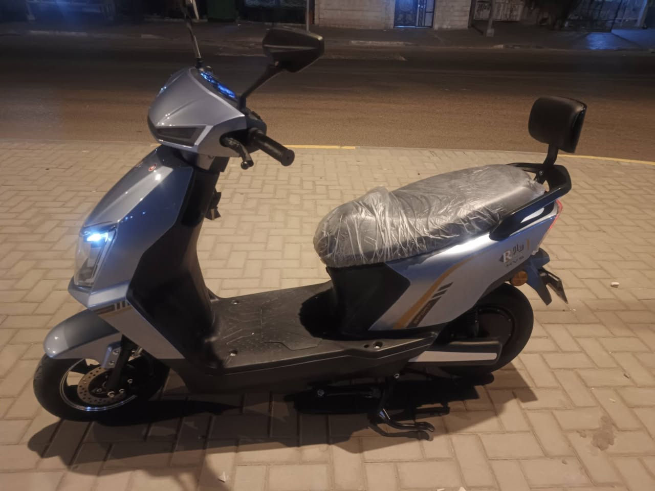 السلام عليكم
دراجه شحن حجم كبير  Hvs شركه ريتاج 
شخدام شهر وكم يوم وصل شراء موجود 
ماخذها بتاريخ 20 بشهر ال 7
6بطاريات دراجه شرط كفاله كفاله عامه حته من الزلغ  كهربايات بطاريات عقل بطاريات كفرات شاحنه الاصليه ابلاد ومرايات 
وياها سويجين وبصمه وكارتين تشغيل عن بعد    السعر 750 وبيها مجال قليل حك الجيه  واتساب ***********
عنوان بصره دور الشرطه على شارع القائد
