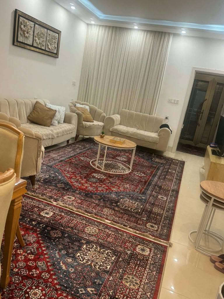 سلیمانی  قەنەفەی 7 نەفەری بو فرۆشتن 150 و معامەلەیە کەم. خراب نیەو زور تازەز نیە دەسکردی ئێرەیە *********** السليمانية, العراق
