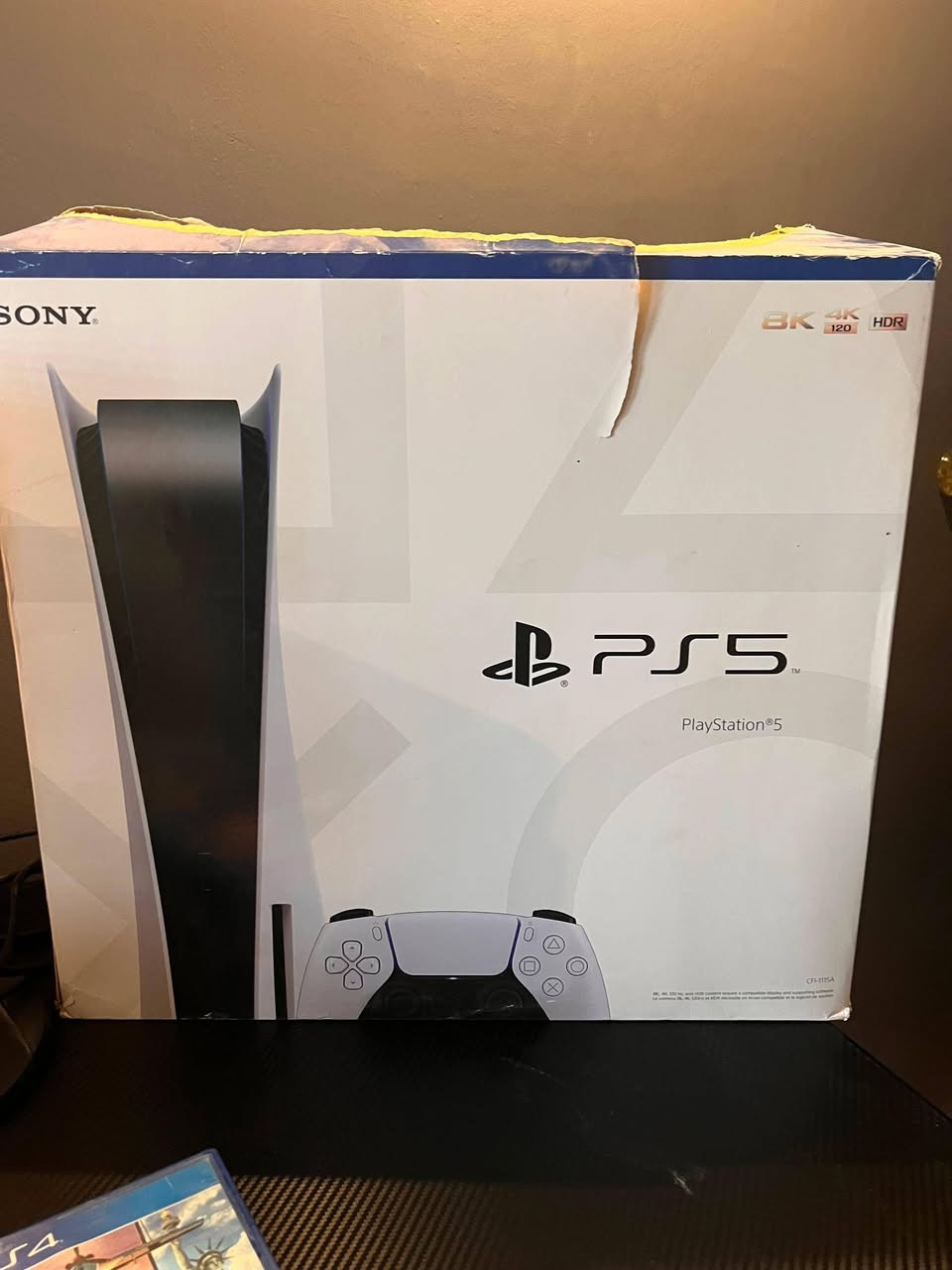 بلي 5 (ps5) نوع فات النسخة الاولى مستخدم قليل 💥 
ملحقاته:✨
🔸جنطة خاصة بالبلي اصلية من دبي
🔸يده اصلية عدد 1 لكن بيها عطل
🔸كيبل hdmi+كيبل باور(تشغيل)اصليات مالته
🔸 ستاند الاصلي + ستاند يثبت عليه البلي بي مبردات ويثبت عليه الجوستك يشحن وتثبت بي الأقراص 
🔸كارتونه مالته اصلية موجوده
.....
الألعاب:🎮 
The crew2
Battlefield 5
Cod:black ops 4
......
الملاحظات:
الكفر الخارجي مالته بي شخوط 
وداخل تصليح كان بي cd حاشر وطلع فقط
......
مكاني بغداد الكرخ 
السعر 450 الف وبي مجال 
للاستفسار  ***********
