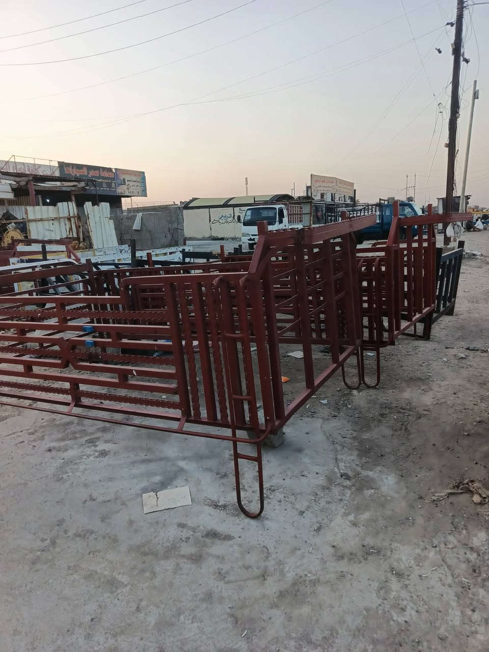 السلام عليكم للبيع محجرات كيه نثيه وفحل المكان بغداد حي نصر 
للاستفسار الاتصال ***********
