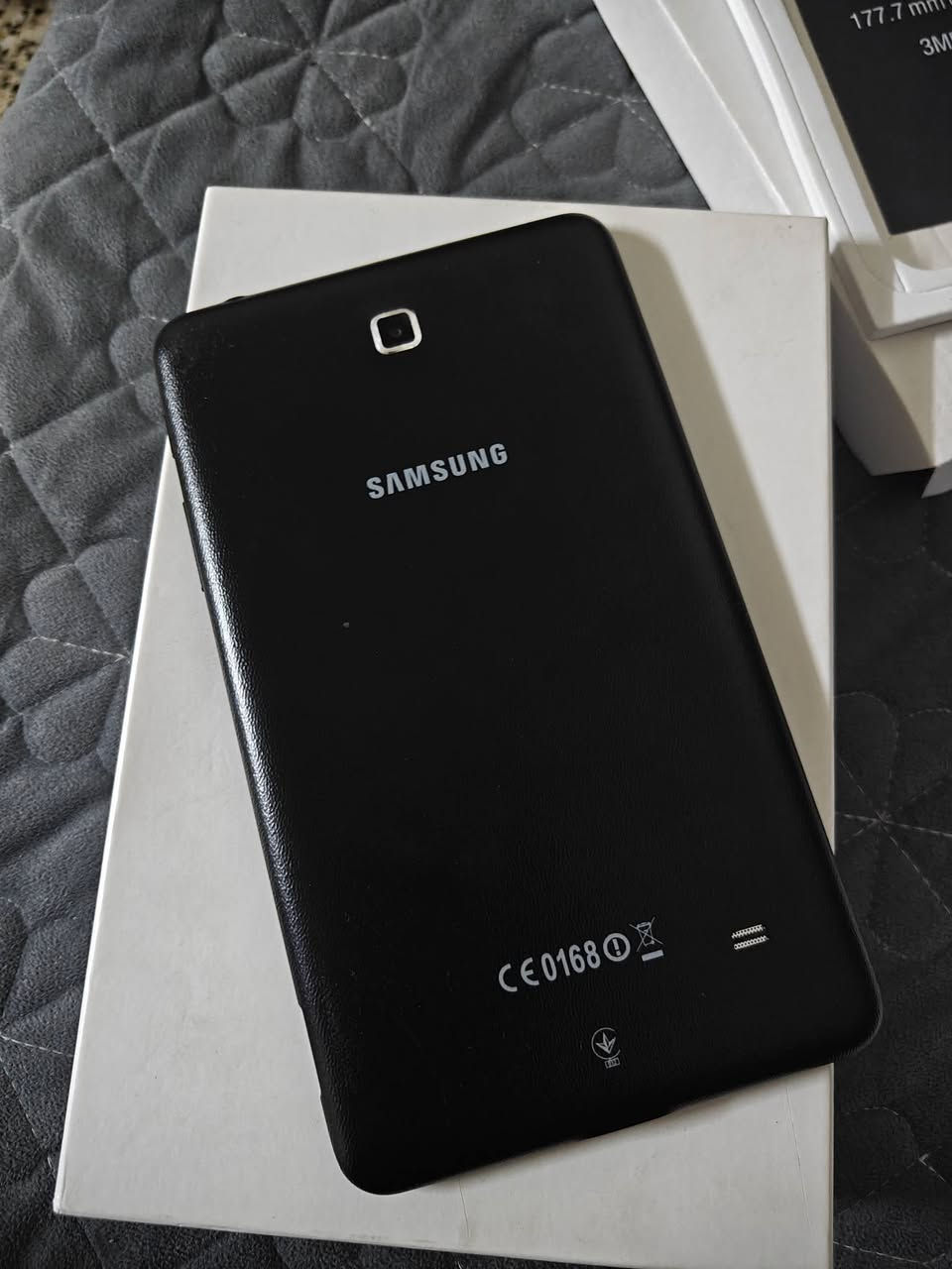 ايباد GALAXY Tab4
جهاز من شركة امزون امريكيه 
جهاز كله عل وضيه شركه نضيف 100/100
شرط ما مفتوح 
كامل ملحقات  كرتون + شحنه +سماعات
ذكره8 يدعم ذكره خارجية 
رام3 
بطاريه 4500
شحن كالاكسي عادي 10واط 
سعره 50 الف 
مكاني موصل ايسر 
ماشراي لا تكسر بل جهاز 
مع تحياتي الجميع 
كورك ***********
آسيا. ***********
