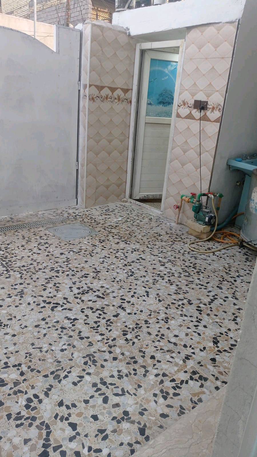 السلام عليكم بيت للبيع مساحة 100 في بغداد رئاسة مال العبيدي قرب سكلة ابو محمد رابع شارع واجهة 5 ونزال 20 اي استفسار علئ هذة رقم‏‪***********‬‏ كامل خدمات ماء ومدارس وتبليط وسوق ومستوصف 