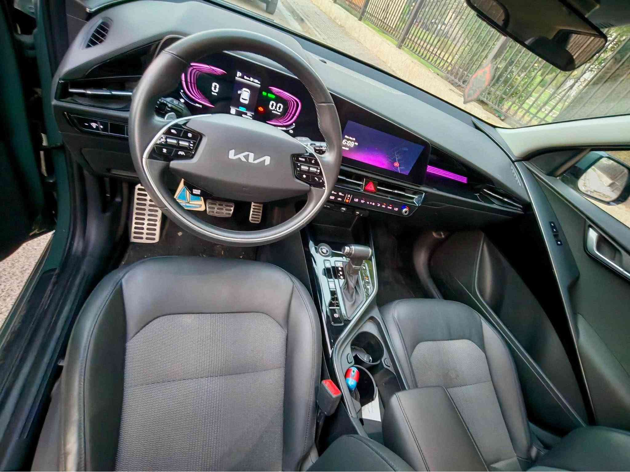 🔥 للبيع كيا نيرو هايبرد 2024 – فول مواصفات 🔥

🚘 Kia Niro Hybrid 2024
📍 وارد أمريكي
📊 ماشية 26,000 ميل فقط
🇮🇶 دخلت العراق ماشية 21,000 ميل، يعني استخدام داخل العراق فقط 5,000 ميل!

✨ السيارة فول مواصفات :
• فتحة سقف
• كشنات جلد
• سايد بريك كهربائي
• اوتو هولد
• رادارات
• نقاط عمياء
• شاشة كبيرة
• بصمة وتشغيل ذكي
• تبريد قطعتين
• عدة مودات للقيادة
• وغيرها من المواصفات

✅ السيارة نظيفة جداً وجديدة كلش
✅ بدون أي نقص أو قطرة
✅ الحادث بسيط جداً ومبين بالصور
✅ الأيرباكات سليمة ولم تفتح
✅ جاهزة للاستخدام ولا تحتاج أي مصروف

💰 السعر: 140 ورقة – وقابل للتفاوض للجادين

📞 للاستفسار: ***********
📍 مكان السيارة: بغداد – الكرادة

🔥 سيارة هايبرد اقتصادية، موديل حديث، ممشى قليل داخل العراق، وفول مواصفات. فرصة للجادين. بغداد, العراق
