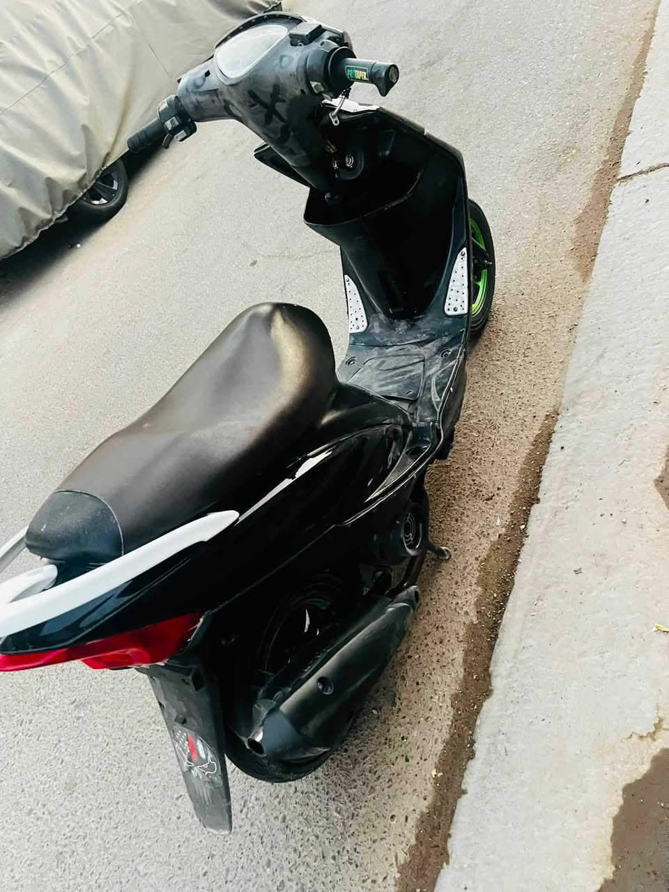 عندي ماكس عدله نضيفه مكينه ناعمه شلعه ومعدل سلف وهندر ويكلب وصالنصه رياضي اوراق كامله المكان الغزاليه السعر 400 الشراي يخابر وهذه رقمي ***********
