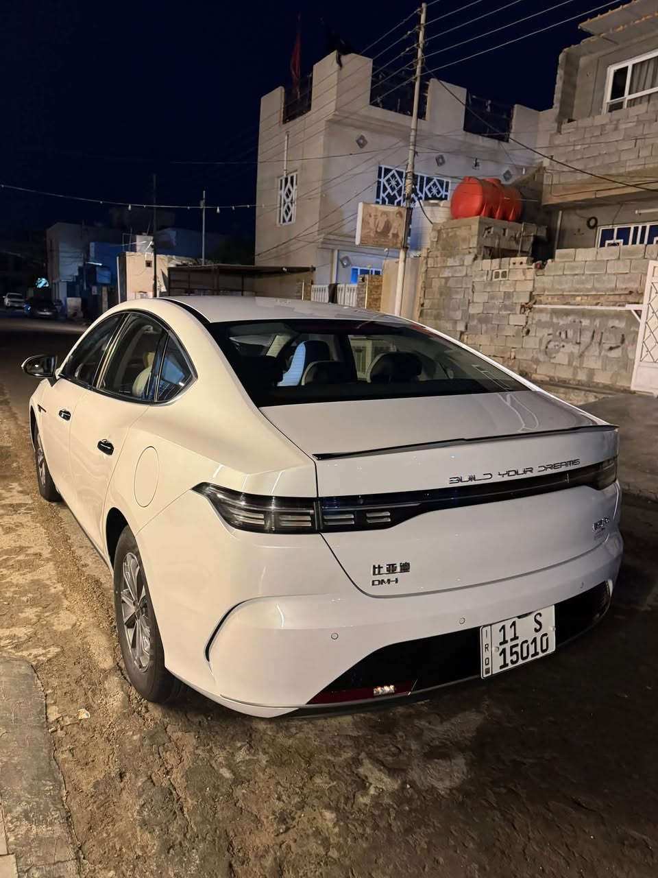 السلام عليكم بي واي دي دستروير  السيارة كفالة عامه ماشيه 23 مجموع كفاله عامه عدا رصعه مقدمة  البنيد 
مكلف بالنشر اتصال عله الرقم ***********
