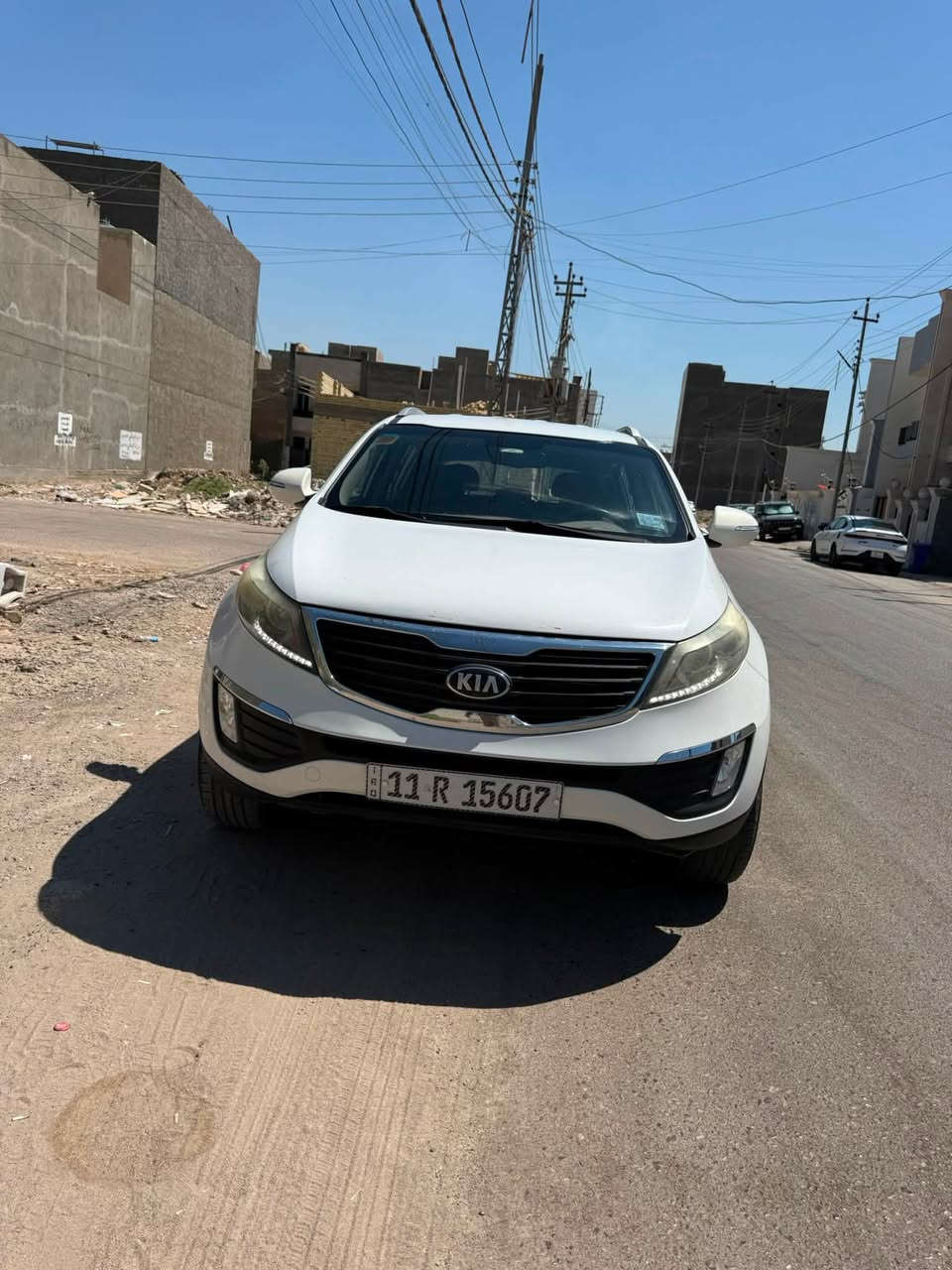 سبورتج 2014 للبيع
ماشية 105 الف حقيقي 
بيه طخه بالجاملغ الايمن الامامي ومصبوغ والصندوك صبغ 
مواصفات ستندر 
كير محرك تبريد برغي ممفتوح بيهن باتري جديد 
السيارة حلوه مال بيت 
السعر 132 ورقة وبيه مجال قليل حك الجيه  مكانه بغداد الدوره
***********
