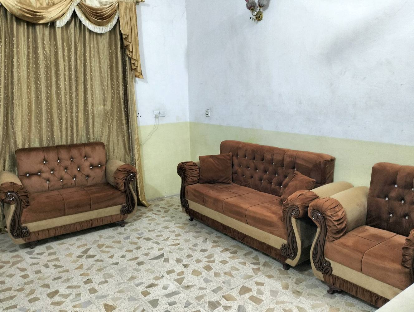 تخم كلش نظيف 10نفرات السعر 225الغ قفل مكلف بلنشر والشراي يتصل بالرقم ***********المكان بعقوبه بهرز