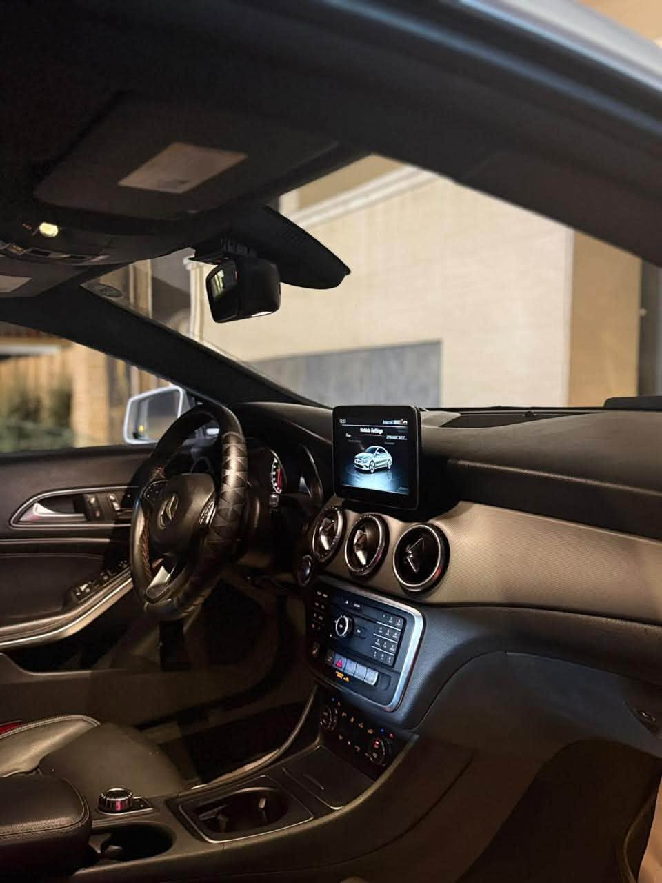 للبيع مرسيدس CLA 250 
موديل 2017
فول مواصفات AMG أصلي 4MATIC
السيارة كاملة وما بيها نقص
داخل جلد اسود بلاد سبورت
كشنات رياضية تبريد وتدفئة
فتحة بانوراما
شاشة كبيرة ويا ماوس
شفتات ستيرن
وضعيات قيادة سبورت وايكو
تحكم ستيرن وستيرن كهربائي
رادارات + تنبيه مسار ونعكاس
بصمة + كروز كنترول
حساسات أمامي وخلفي
كاميرا 360
مرايا كهرباء ويا إشارة
لايت دبل عدسة + LED
السيارة بدون حادث بدون شاصي بدون ايرباك
صبغ قطعتين فقط تجميلي ودعاميات فقط (خدوش)
صيانة كاملة (زيوت، تايرات، بريكات)
محرك وكير شرط
شرط تحويل
الموقع بغداد السيدية
الــسعـر اتصل على الارقام
***********
***********
