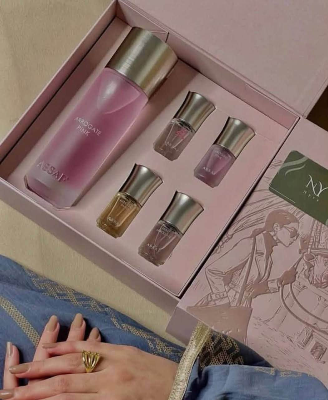 اقوى عروض بأسعار تنافسيه 
متوفر توصيل جميع محافظات

نص مكتوب في الصور:
- ASSAF A FRAGRANCE FOR EVERY STORY Scents That Stay With You