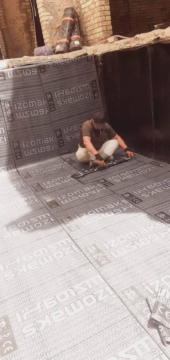 سلام عليكم ورحمه الله وبركاته عمل وتصليح جميع السطوح واحوض المسابح رقم الهاتف ***********متواجد واتساب
