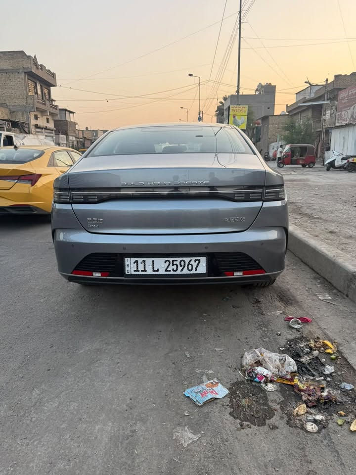 السلام عليكم بي واي دي BYD ديستروي 2025شراء2026 
لون رصاصي داخل ابيض
رقم بغداد
سايد بريك دكمة
شاشة قلاب
تشغيل بصمة و عند بعد تدعم الكارت
كامرة خليفة دواره و حساسات
وبعد مواصفات بيها ضربة مثل ما موضح بالصور
ماشية 26الف
***********

