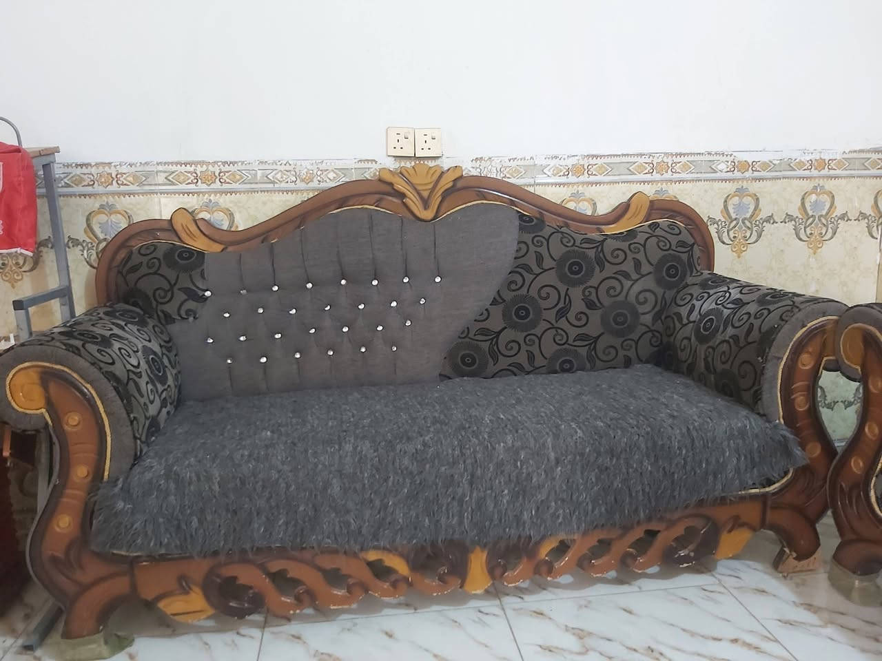 تخم لبيع ٢٥٠ الف ***********
