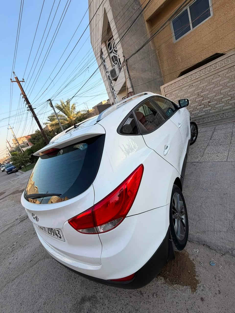 بسعر مناسب 
توسان ٢٠١٦ خليجي 
بابين وجاملغ صبغ اثر تكشير 
ماشيه ١٤٠ 
مكينة كير كفاله 
السعر ١٣٢ $
*********** 
بغداد عامرية
