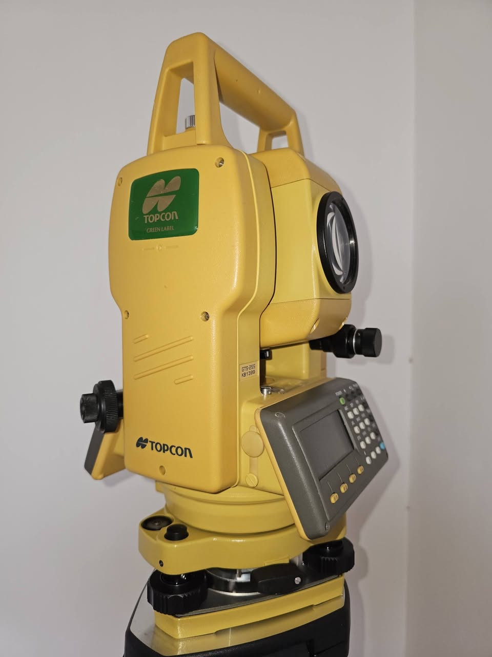 TOPCON GTS255
نظافة ۹۷٪
سعر مناسب جدا
رکیزە جدید 
عاکس کبیر جدید
***********
#sperogeosystems #GNSS #surveying #leica #topcon  #sokkia
