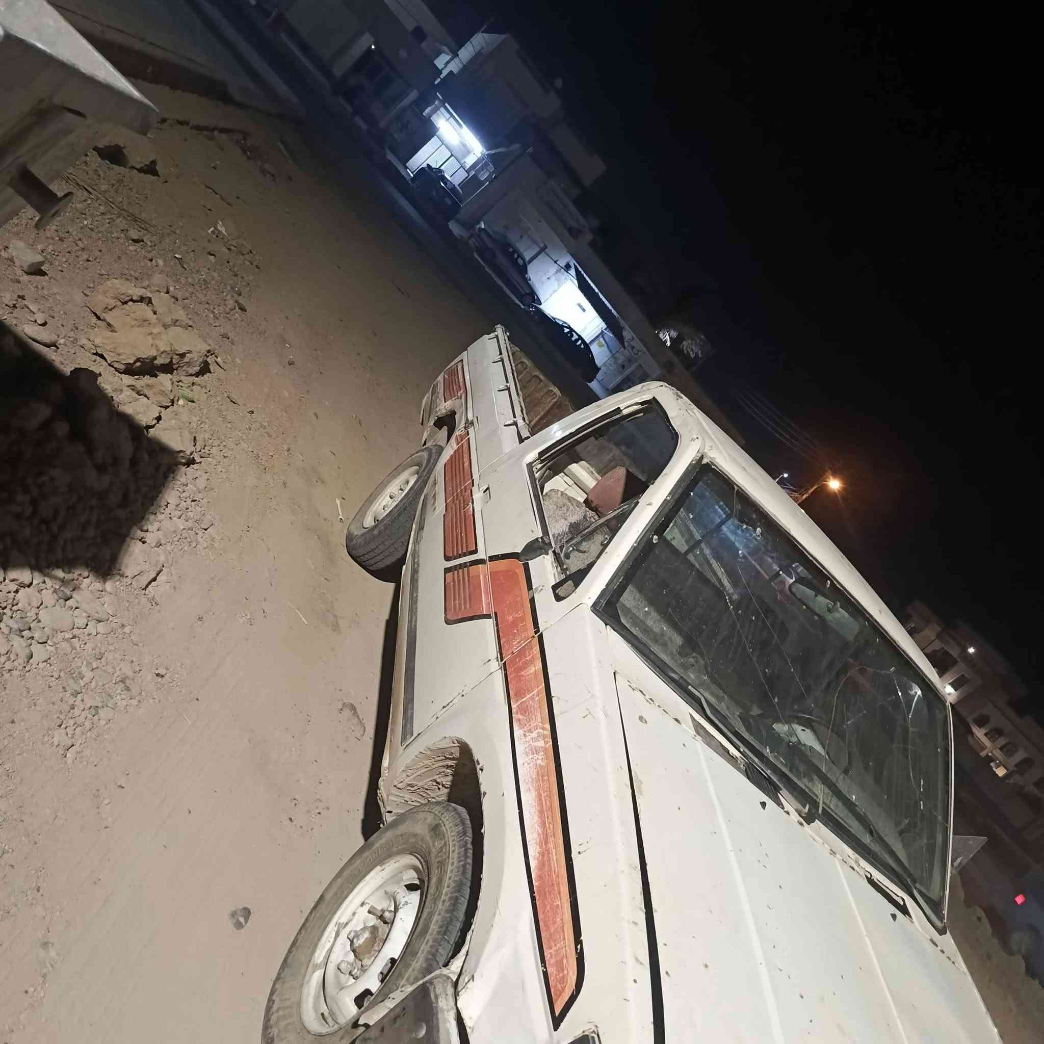 مكلف بلنشر 
السلام عليكم بكم موديل ٨٩ نيسان محرك جديد كير ٥نمرة تايرات جدد صدر ٧٠ /١٠٠ باتري جديد كشرها زين مال شغل من حض وبخت السعر ١٨ وبيها مجال حك الجية ه‍ ***********
