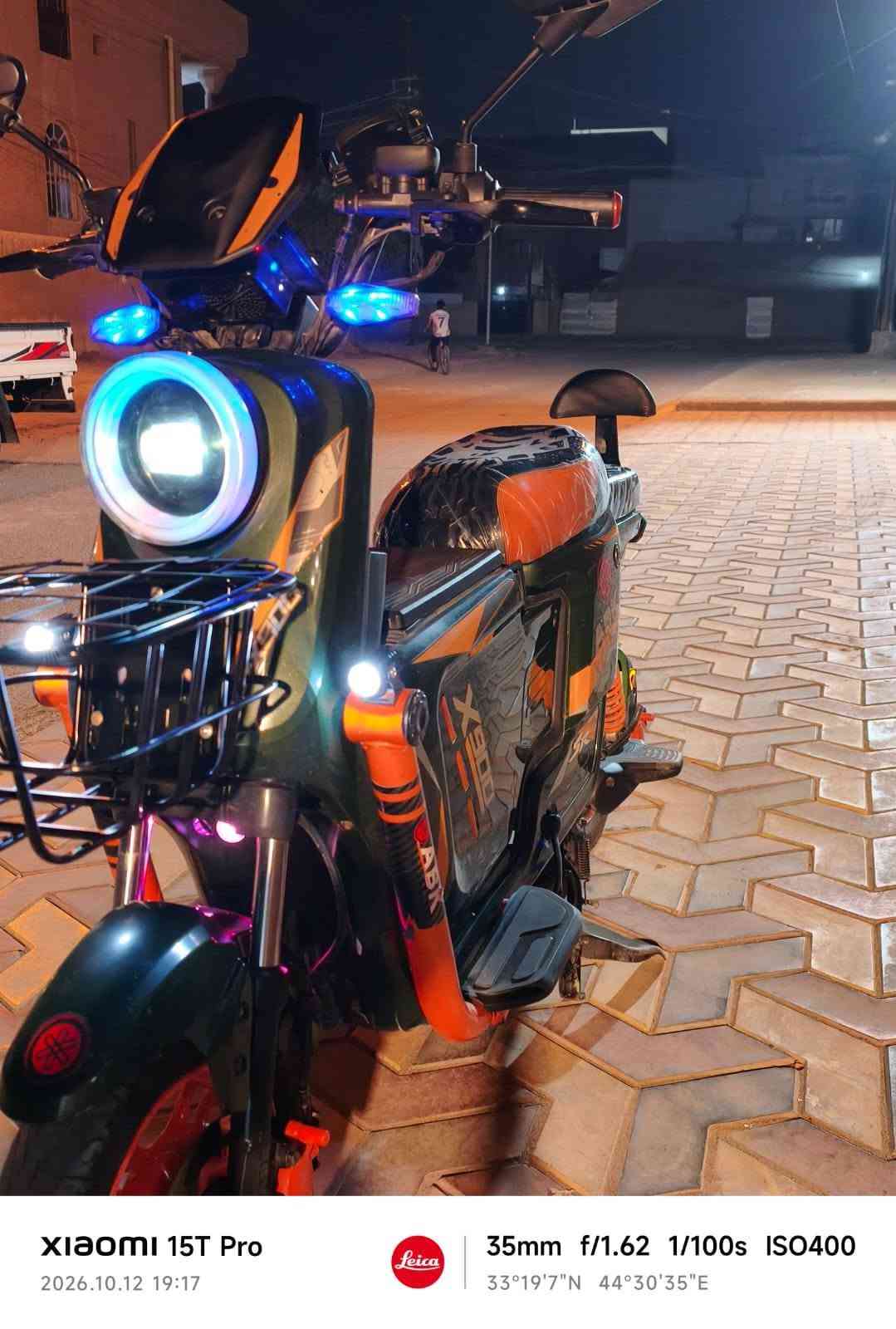 X900 • ٥بطاريات • شاحن اصلي