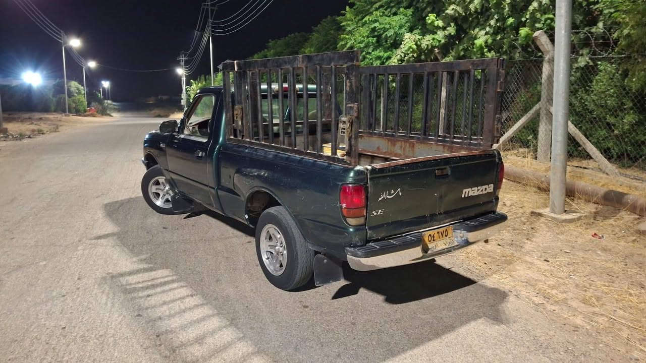 پیکاب مازدە امریکی 
مودیل 2001
زۆر خاوینەو 
گیرو مەکینەی کرایتە کرۆسیدە
ژمارەی موبایل.*********** مخمور, أربيل
