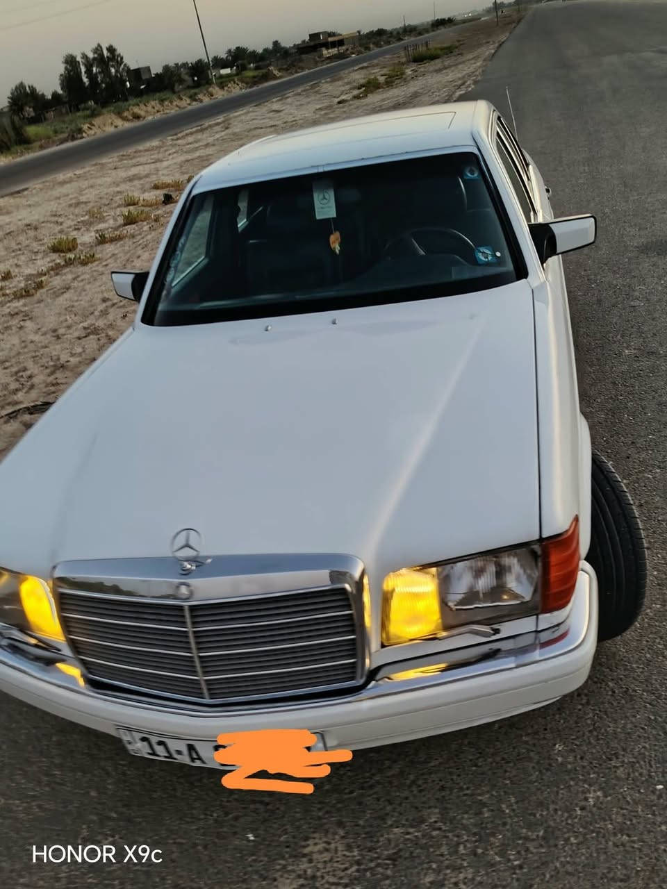 سلام عليكم مرسيدس جانبو للبيع موديل 1987 سنويه ل28بسمي رقم بغداد انكليزي هزه جديده كير مكينه بلاد جديد لاتبخير وتقيص تخم تاير جديد صدر أمامي خلفي جديد غرفه جديده كهربائيات كله شغاله فتحه سقف  سياره جاهزه من كلشي قواعد دبلات جدد  حديده جديده عليه ادامه كامله من نوزل فيت بم فلتر السعر 70 وبيه مجال او مراوس حسب القناعه رجأ لحد يكسر بحلال العالم تشتري اتصل وتدلل ماتشتري اذكرنه بكلمه طيبه لاتصال *********** مكان بابل
