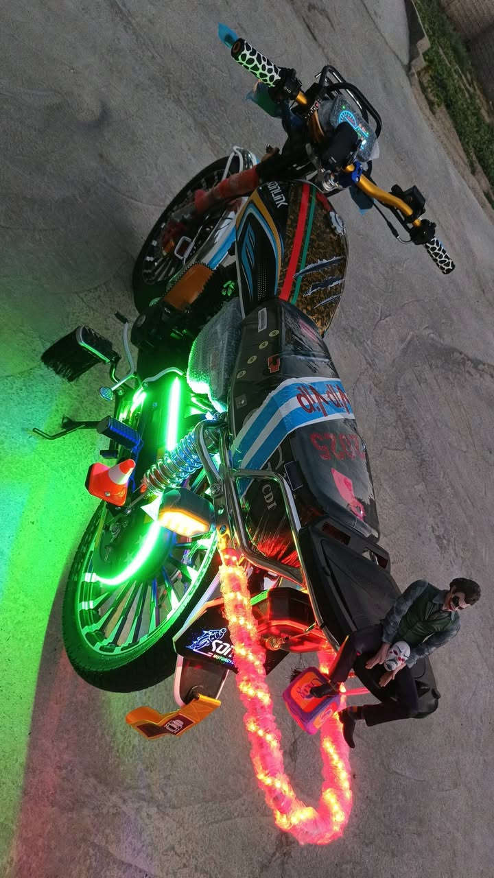 البيع مكينه 250 بعدهي جديده صار شهرين من مشدوده موديل 25 دراجه مزوده ومجبزه فول السعر مليون و350 وبيه مجال موشراي ومايعجبك سعر عبر منشور مكان دراجه الرمادي مدخل جويبه قرب مركز جويبه ***********
