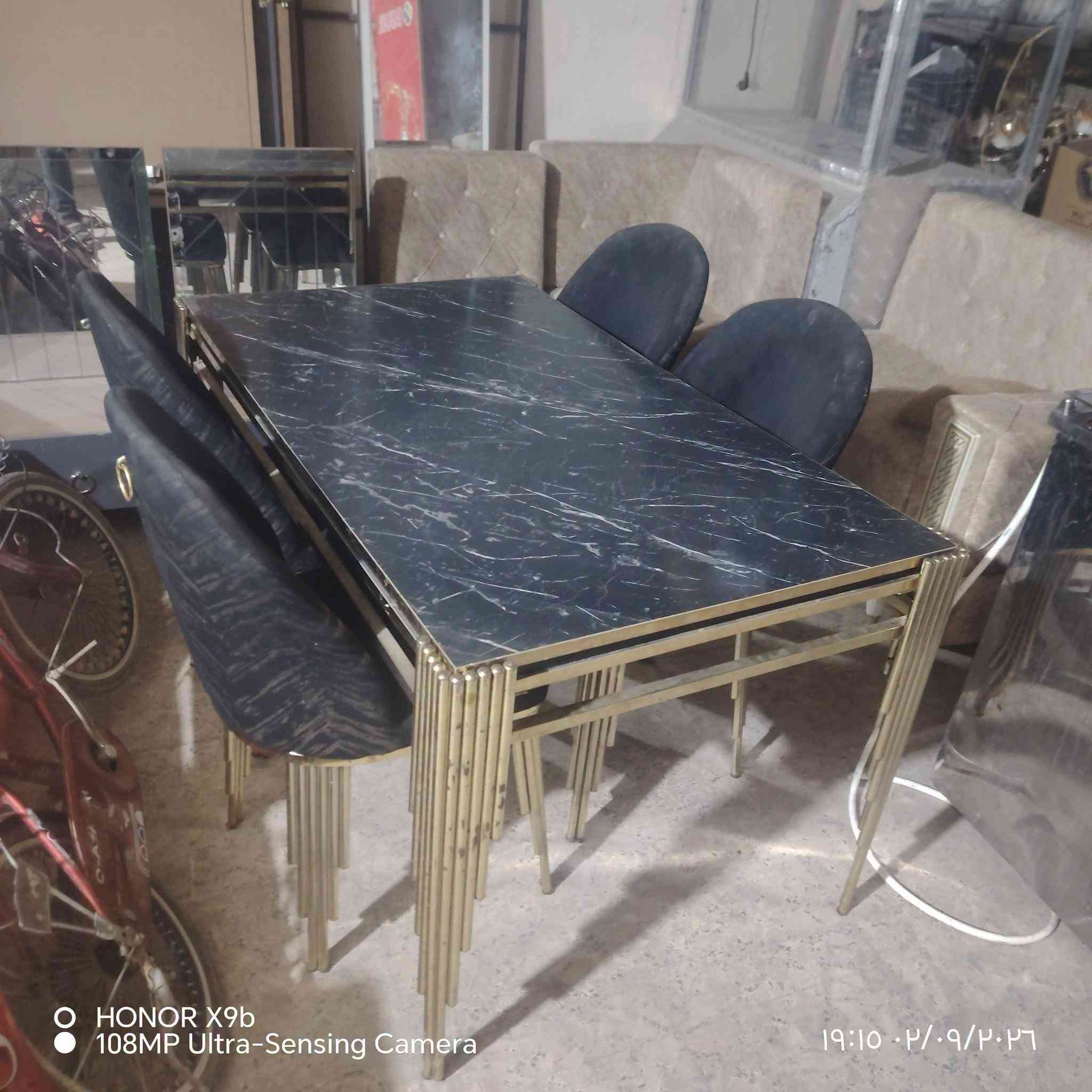 أغراض منزليه للبيع وبسعر مناسب للاستفسار الحر الصغير قرب جامعه أهل البيت مجاور روضه السنابل ***********
