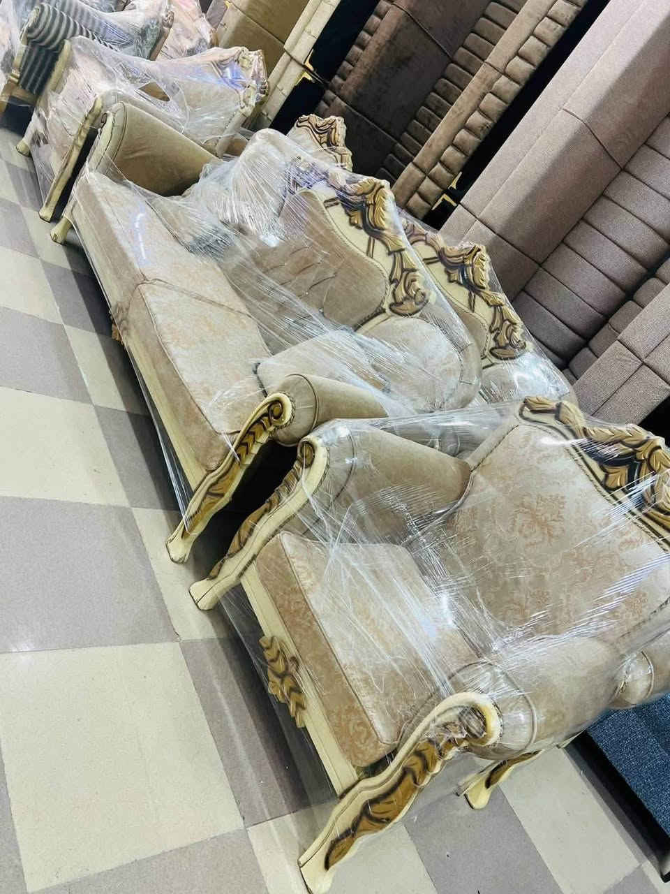 السلام عليكم
تخم 10 مقاعد ملكي نظيف مابي ضرر سعر 350 مكان بعقوبه شارع تحرير بهزر مجاور قاعات بيانو مقابيل مستشفى الحياة استفسار ***********
